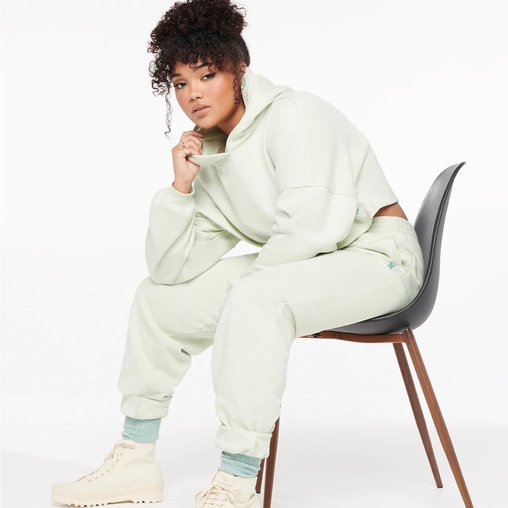 Savage X Fenty Minty White  Xssential Crop Hoodie - Picture 5 of 13